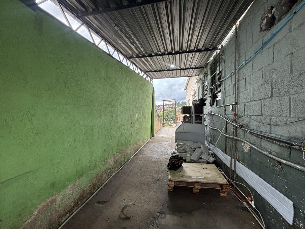 Galpão, São Benedito, 1 Quarto, 1 Vaga