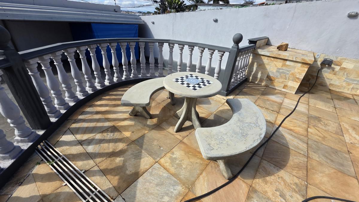 Casa, Jardim Leblon, 2 Quartos, 5 Vagas, 1 Suíte