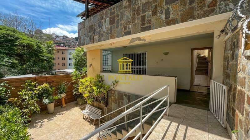 Casa, Serra, 4 Quartos, 2 Vagas, 2 Suítes