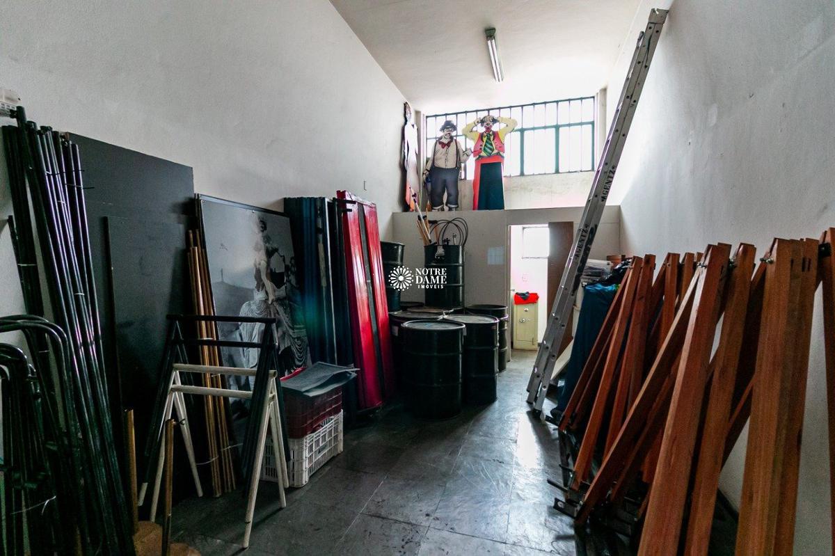 Galpão, Cinquentenário, 0 Quarto, 12 Vagas