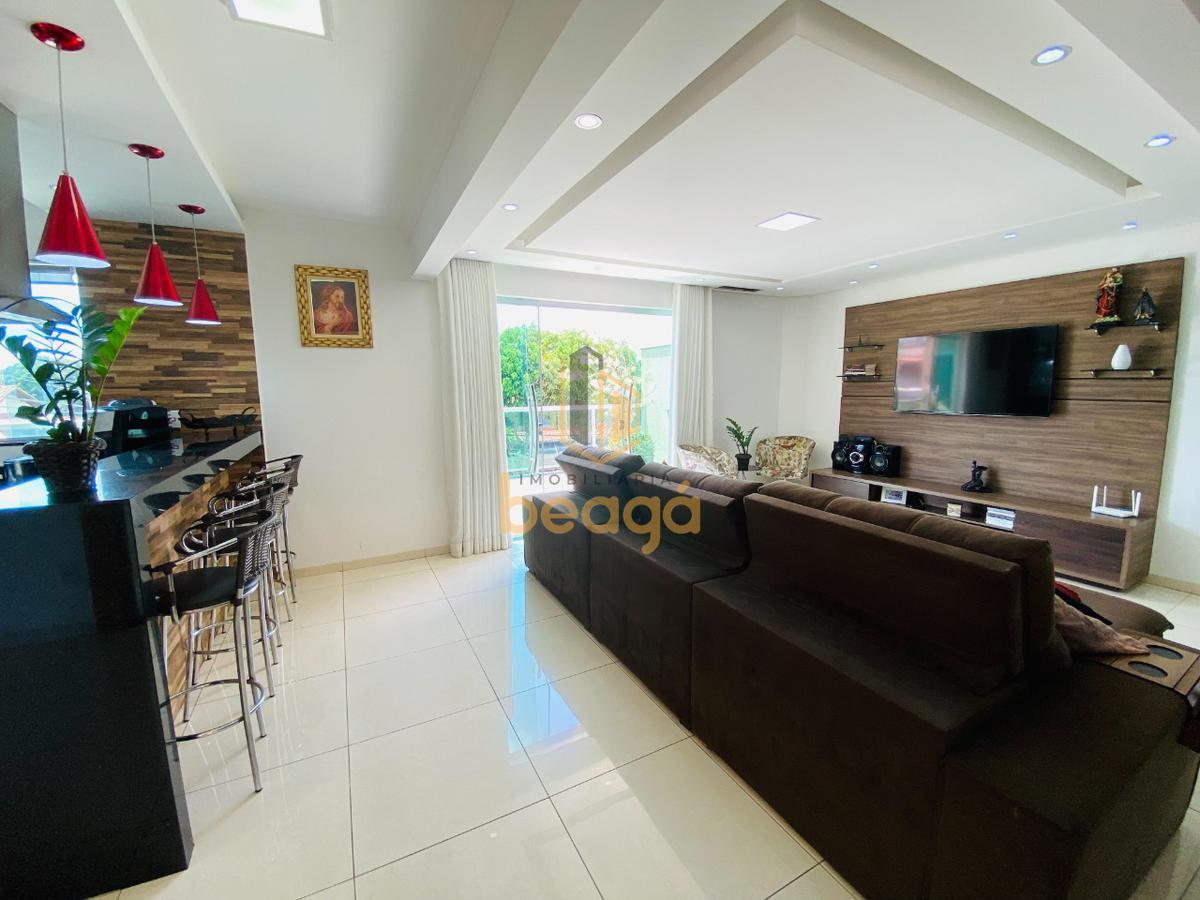 Casa, Novo Glória, 4 Quartos, 5 Vagas, 1 Suíte