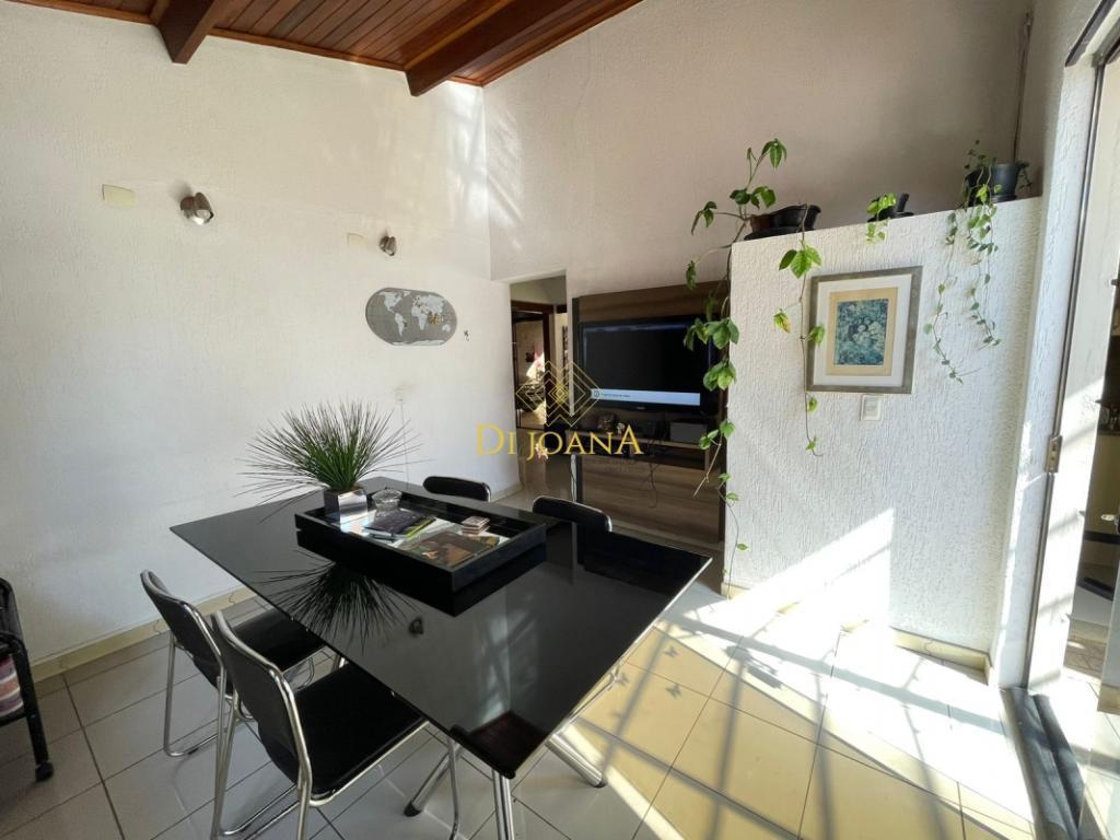Casa, Centro, 3 Quartos, 2 Vagas, 1 Suíte