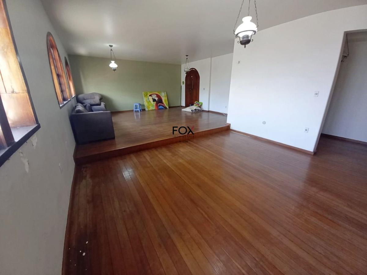 Casa, Santa Efigênia, 5 Quartos, 4 Vagas, 3 Suítes