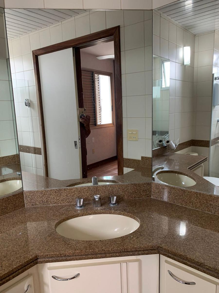 Apartamento, Funcionários, 2 Quartos, 1 Vaga, 1 Suíte