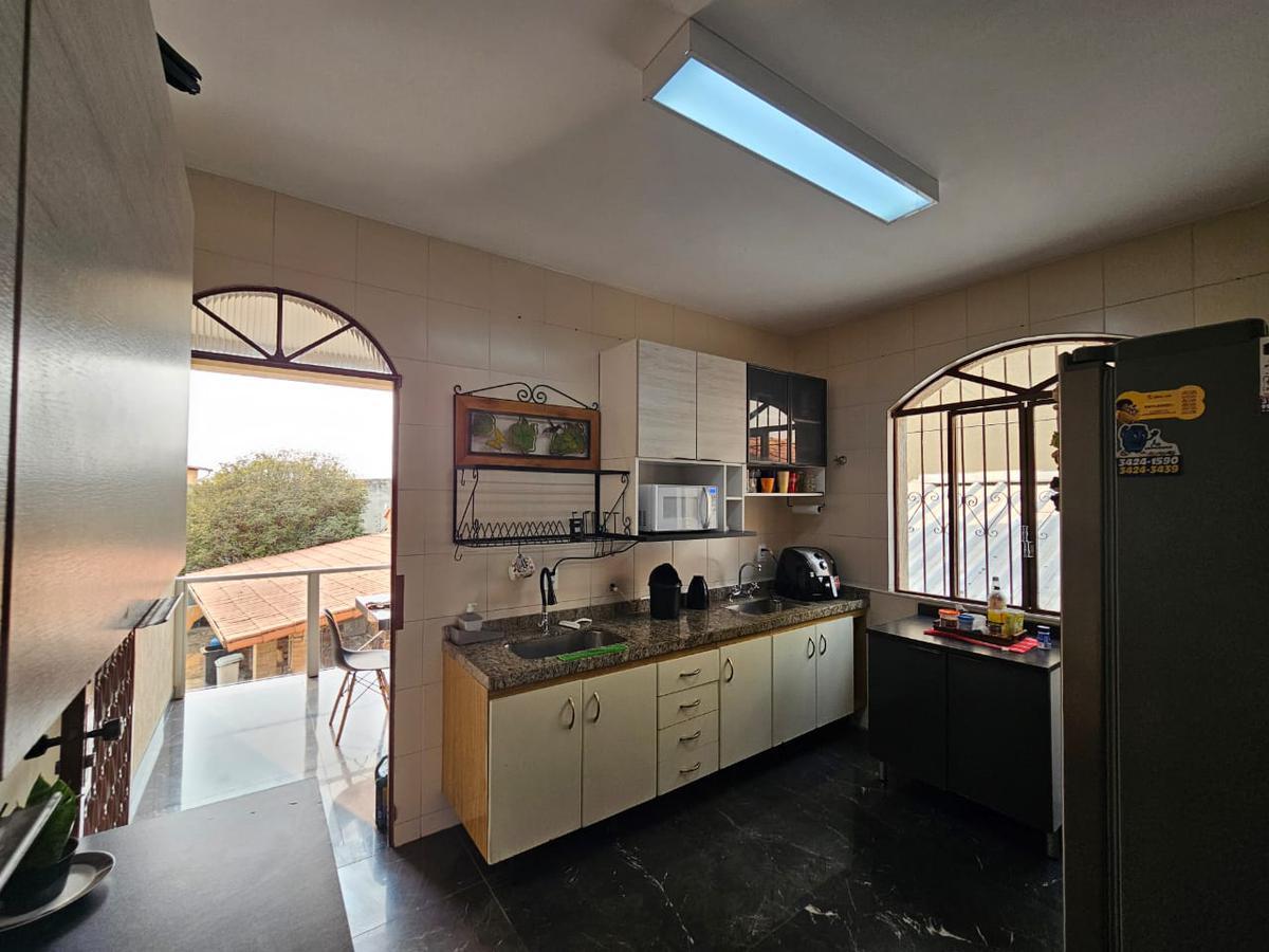 Casa, Santa Cruz, 4 Quartos, 4 Vagas, 1 Suíte