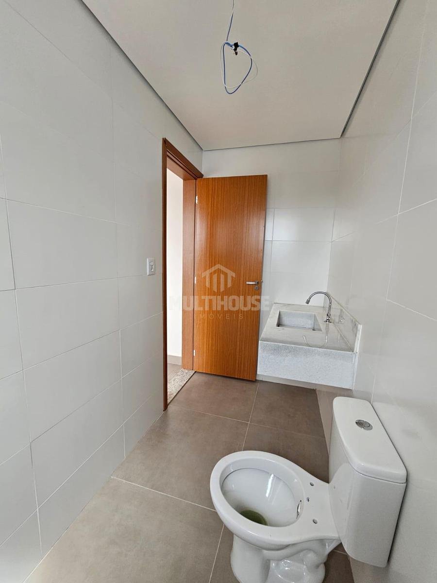 Apartamento, Candelária, 2 Quartos, 2 Vagas, 1 Suíte