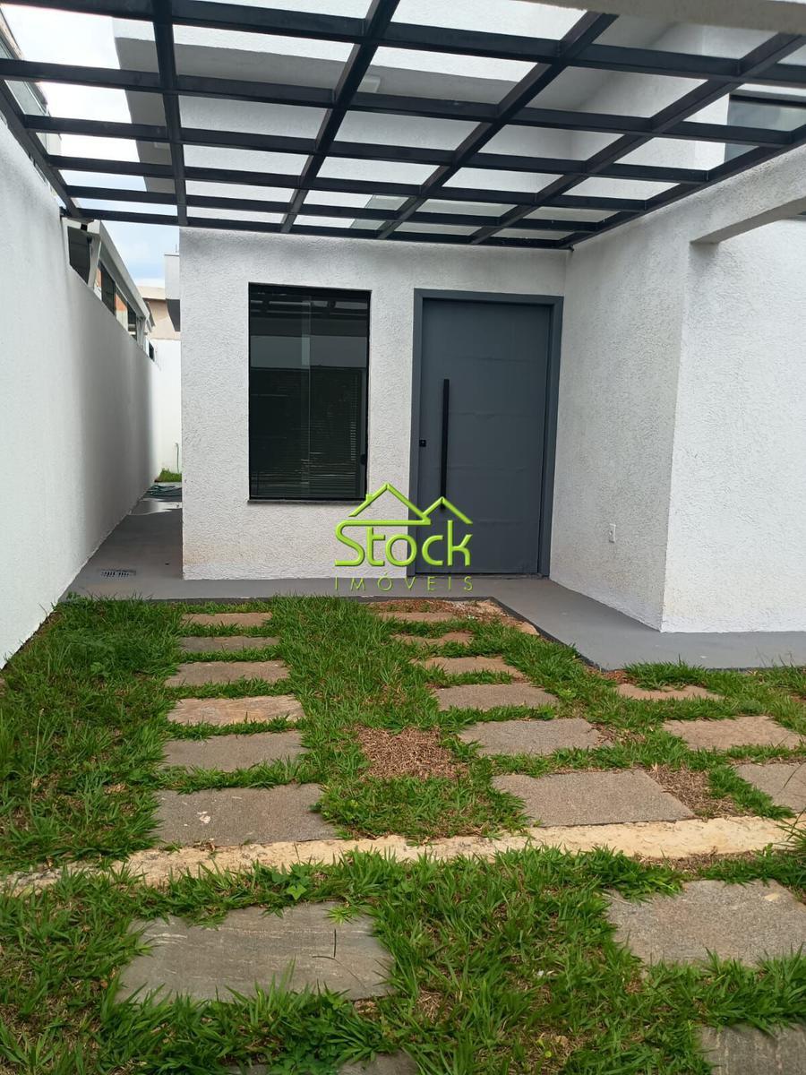 Casa, Jardim Imperial, 3 Quartos, 2 Vagas, 1 Suíte