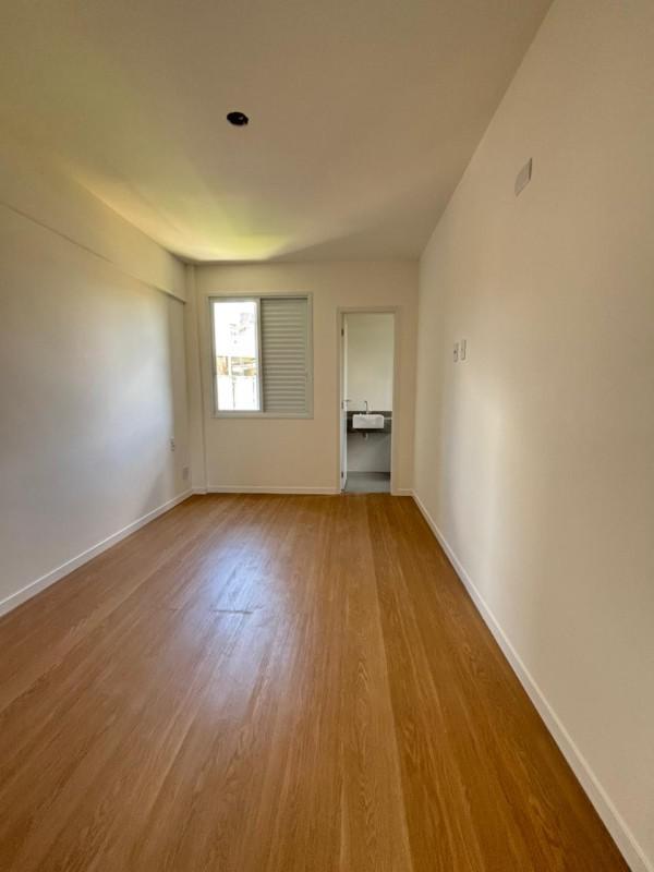 Apartamento, Sagrada Família, 2 Quartos, 2 Vagas, 1 Suíte