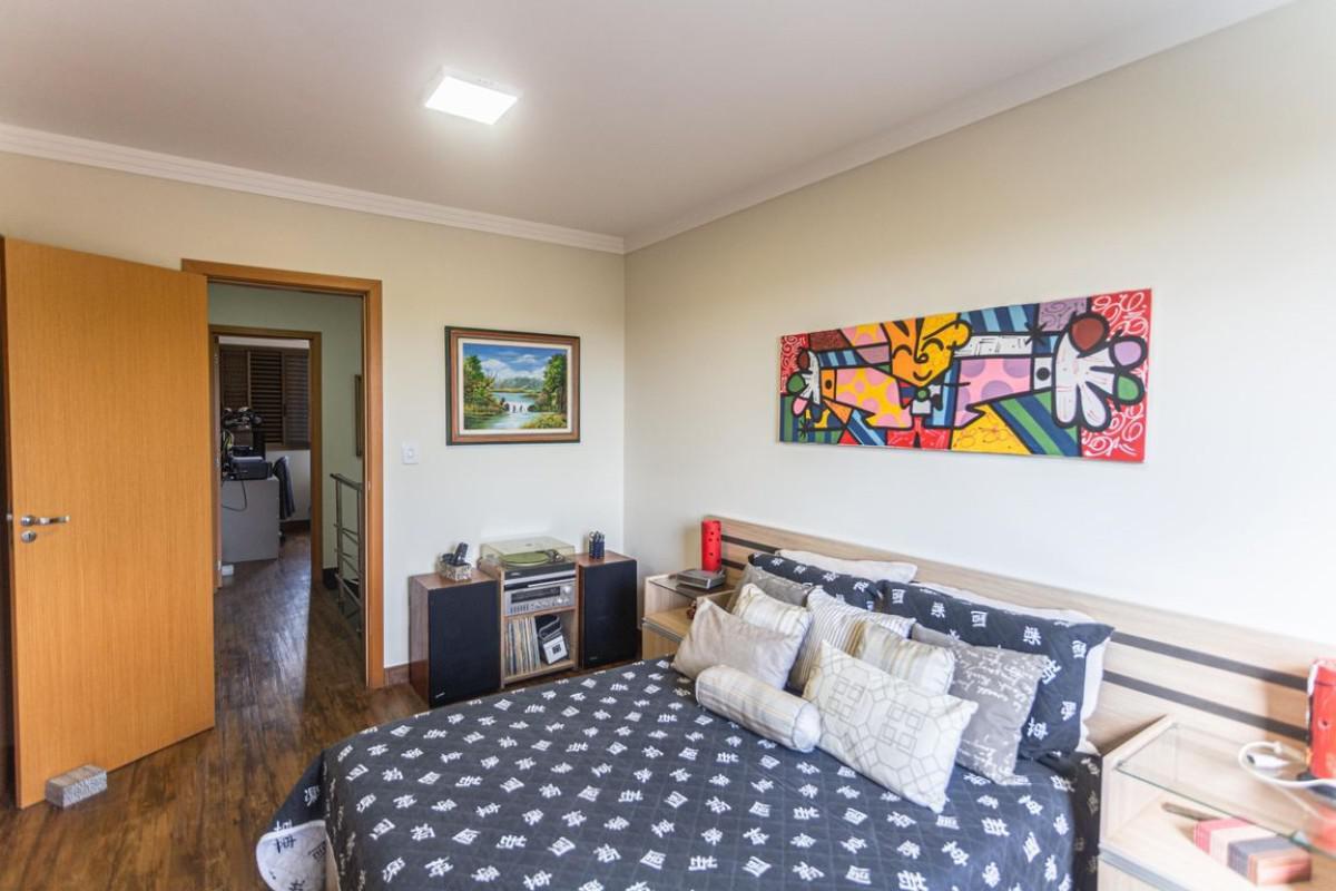 Casa, Santa Efigênia, 3 Quartos, 3 Vagas, 1 Suíte