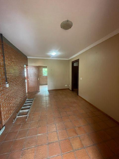 Casa, Centro, 3 Quartos, 2 Vagas, 1 Suíte