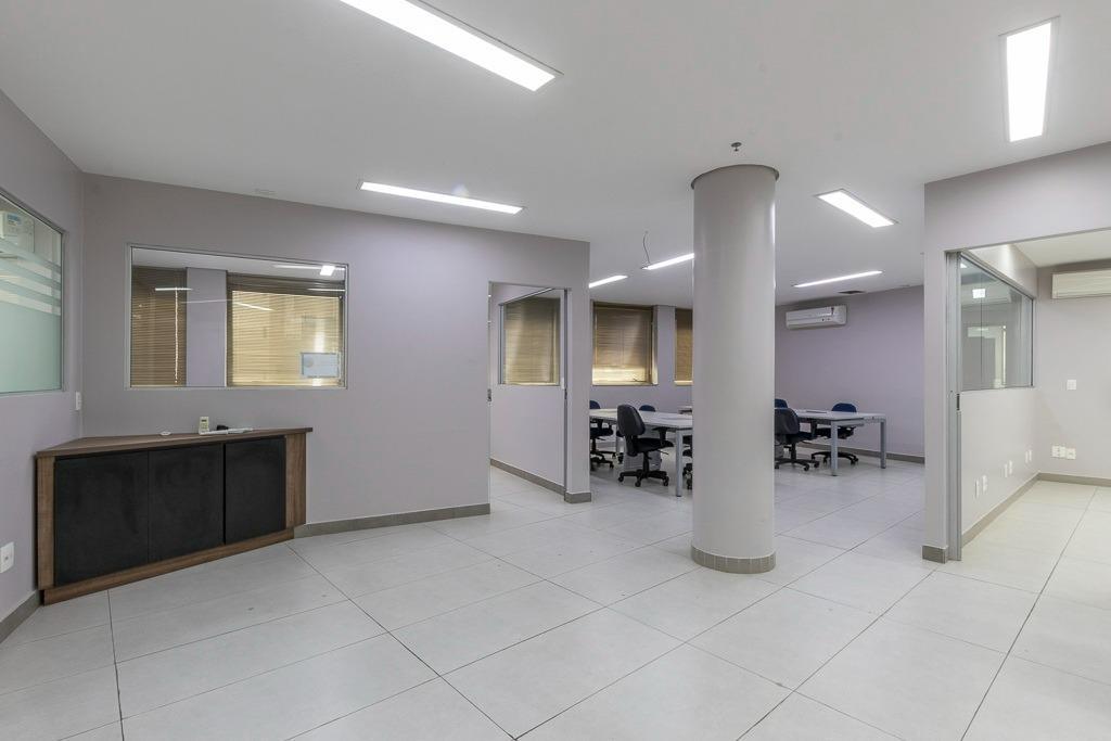 Sala, Vila da Serra, 0 Quarto, 7 Vagas