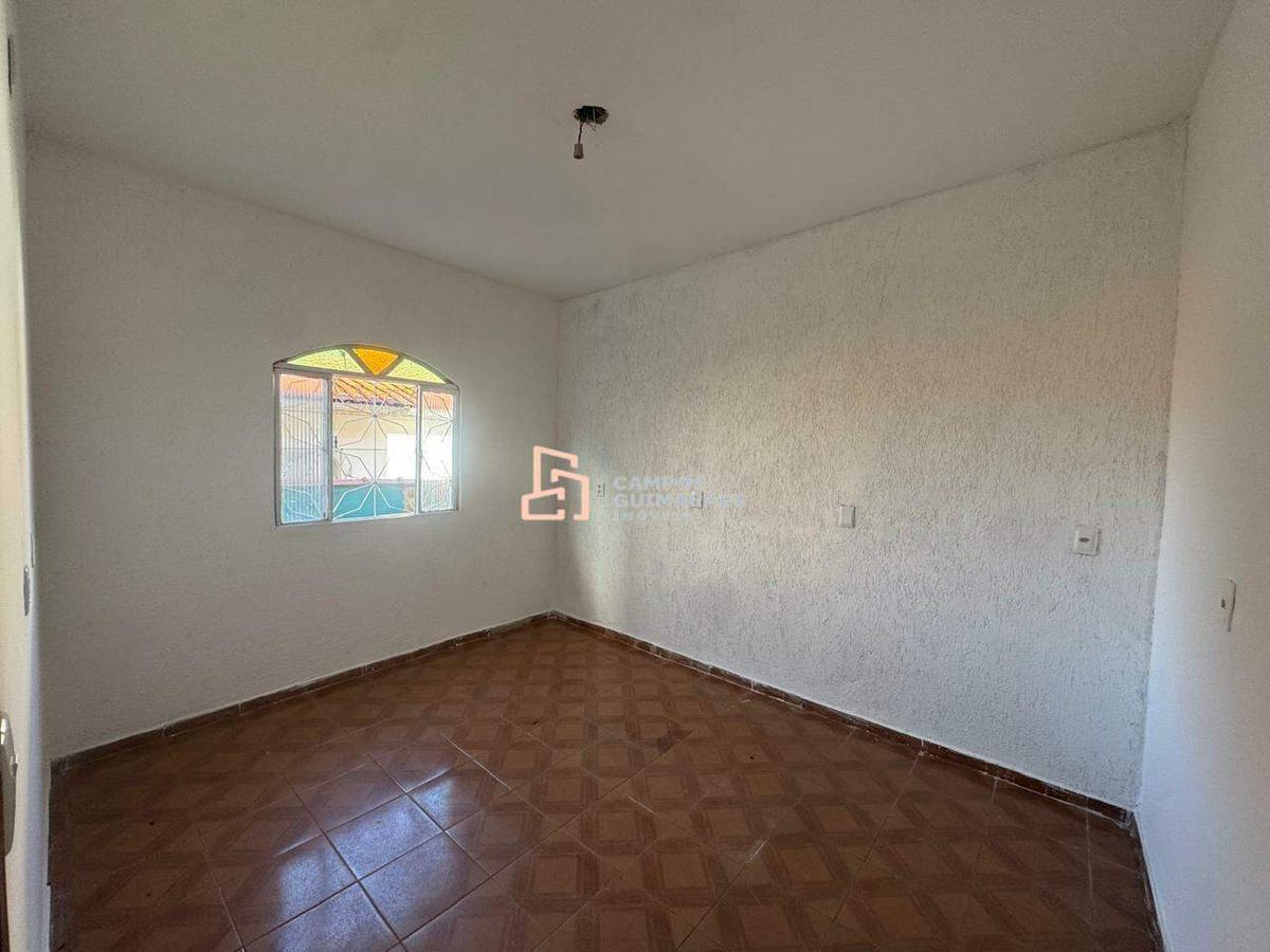 Casa, Milionários, 2 Quartos, 4 Vagas