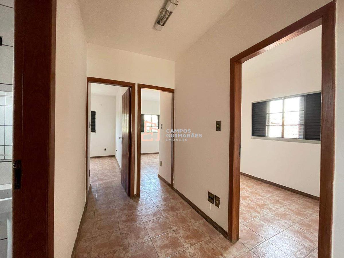 Casa Comercial, Alípio de Melo, 3 Quartos, 1 Suíte