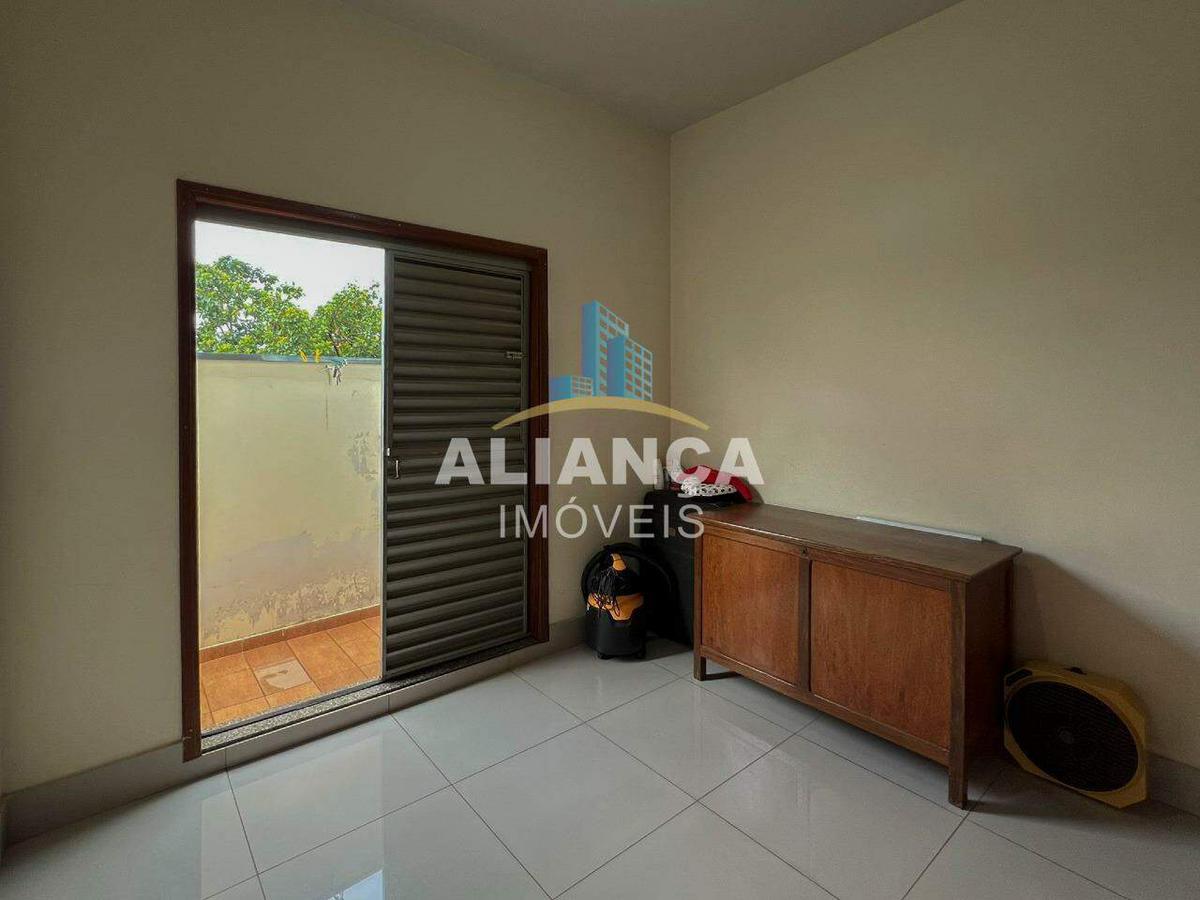 Casa, Centro, 4 Quartos, 1 Vaga, 1 Suíte