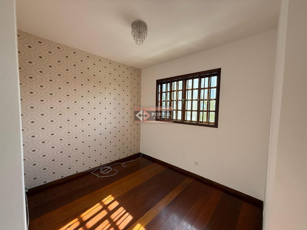 Casa, Itapoã, 3 Quartos, 4 Vagas, 1 Suíte
