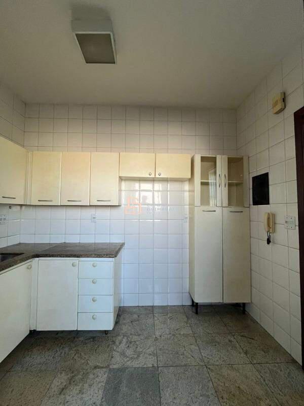 Apartamento, Carlos Prates, 2 Quartos, 1 Vaga