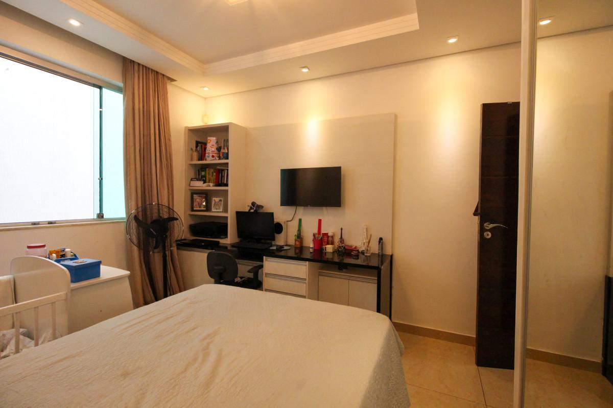 Casa, Novo Eldorado, 4 Quartos, 4 Vagas, 1 Suíte