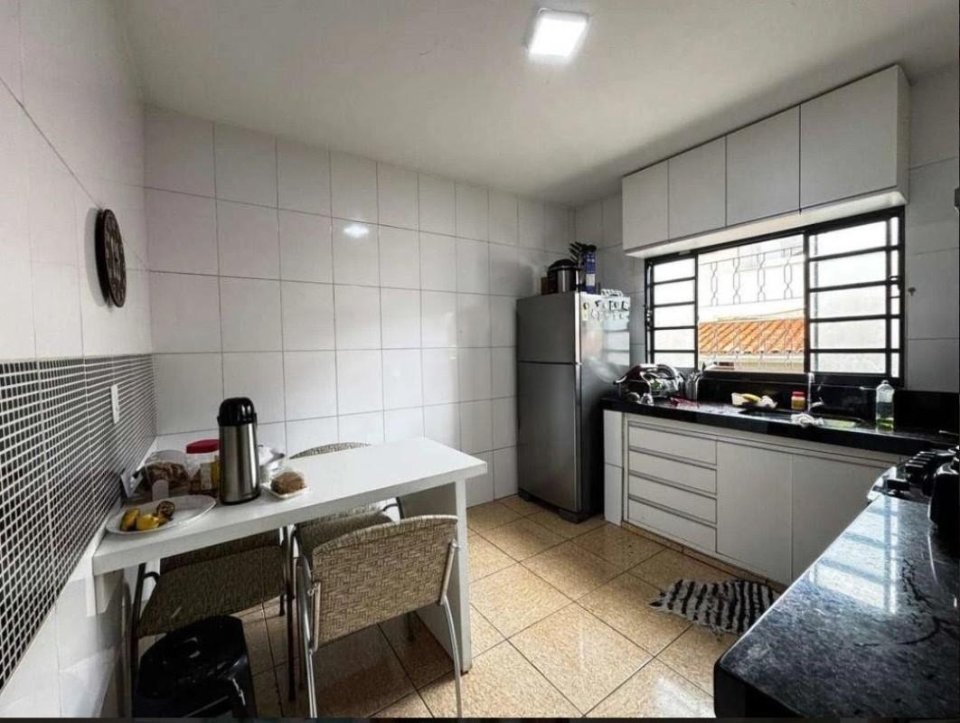 Casa, Jardim América, 5 Quartos, 4 Vagas, 2 Suítes