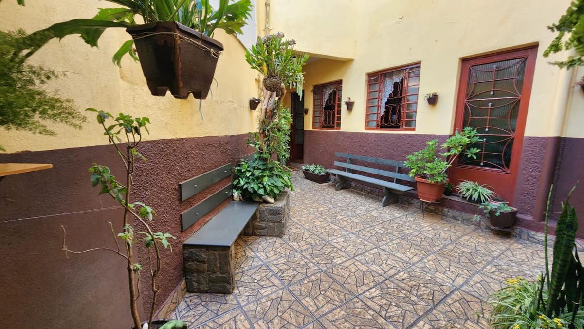 Casa, Horto, 8 Quartos, 3 Vagas, 3 Suítes