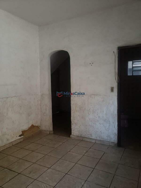 Casa, Primavera, 5 Quartos, 2 Vagas, 1 Suíte