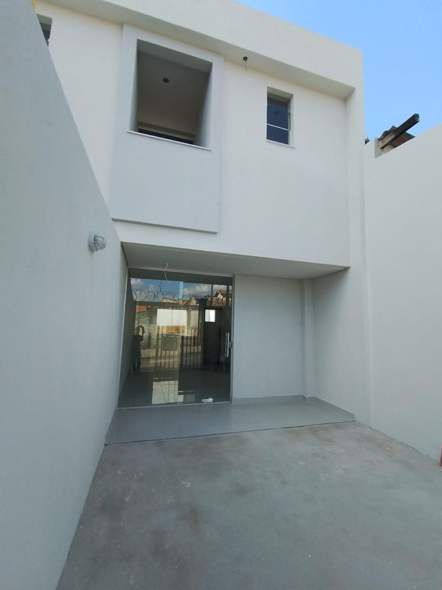 Casa, Rio Branco, 2 Quartos, 1 Vaga, 2 Suítes