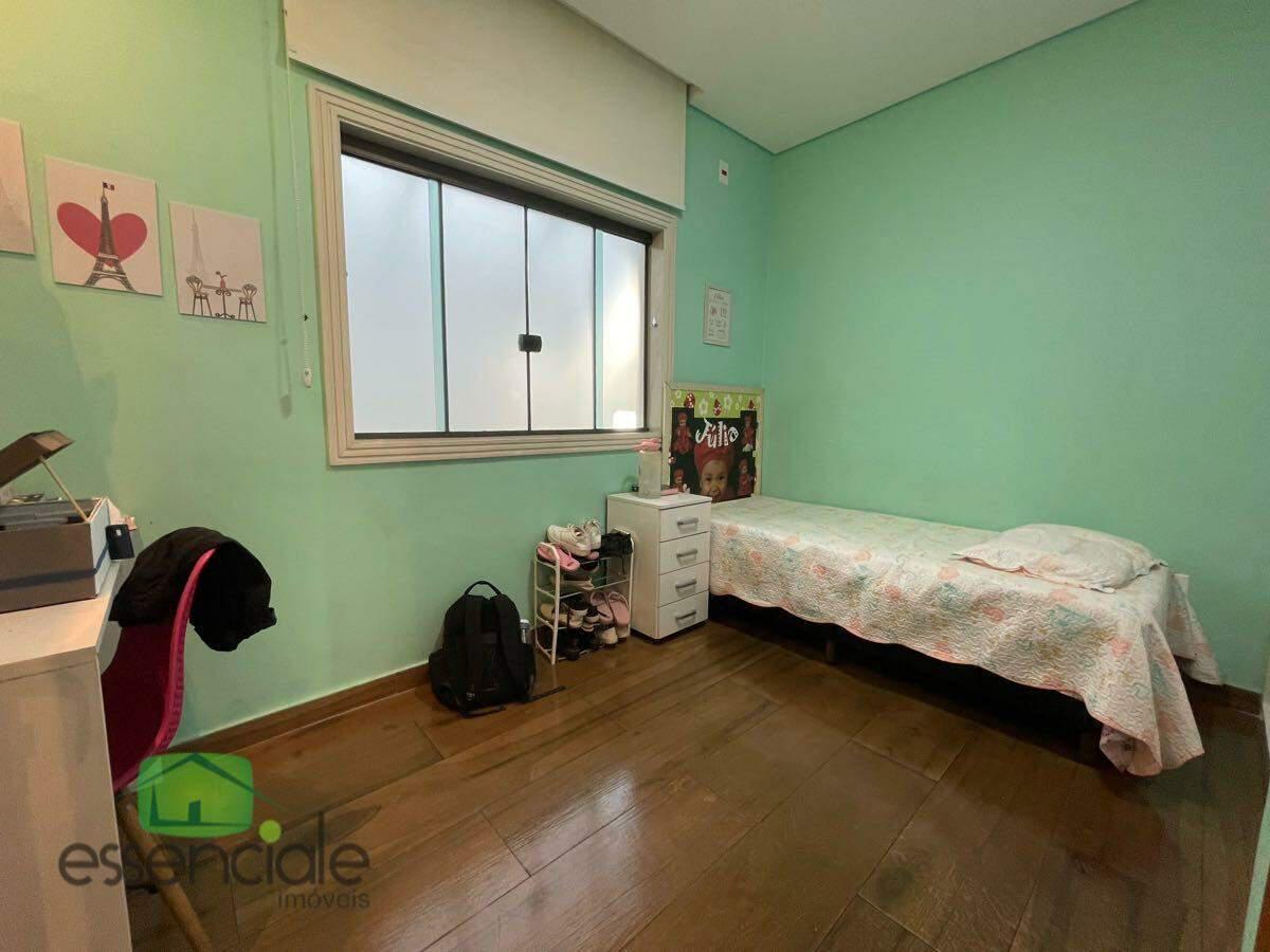 Casa, Conjunto Água Branca, 3 Quartos, 2 Vagas, 1 Suíte