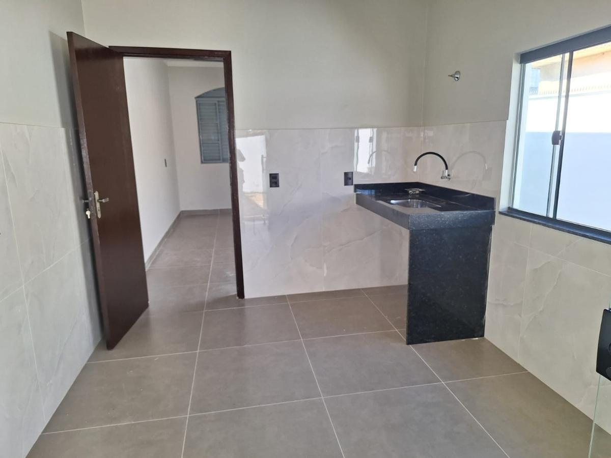 Casa, Centro, 2 Quartos, 3 Vagas