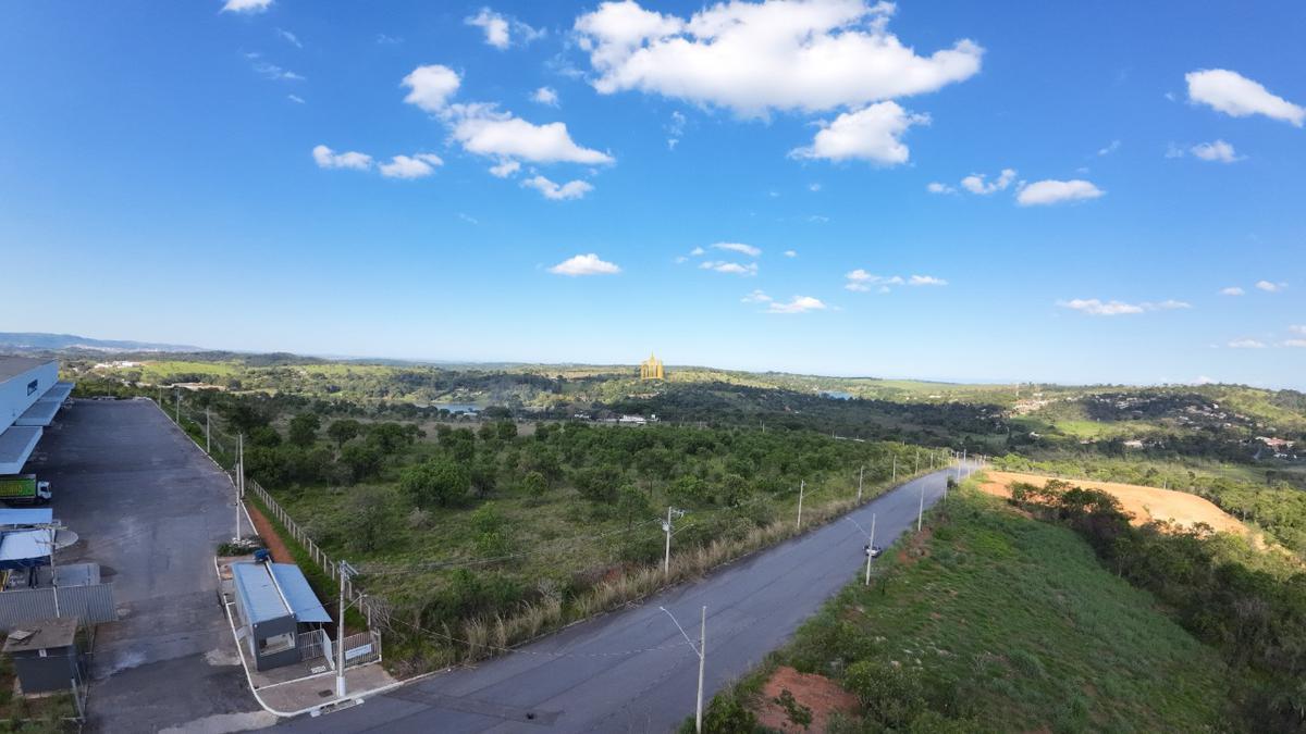 Galpão, Universitário, 0 Quarto, 0 Vaga