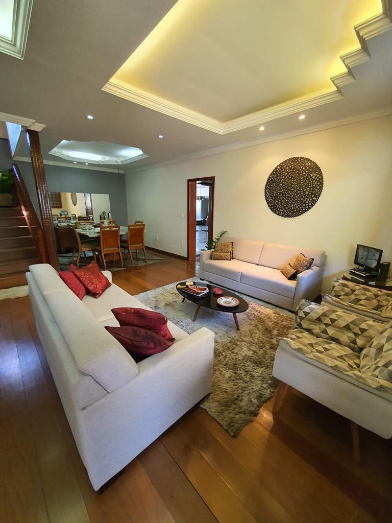 Casa, Sagrada Família, 4 Quartos, 6 Vagas, 1 Suíte