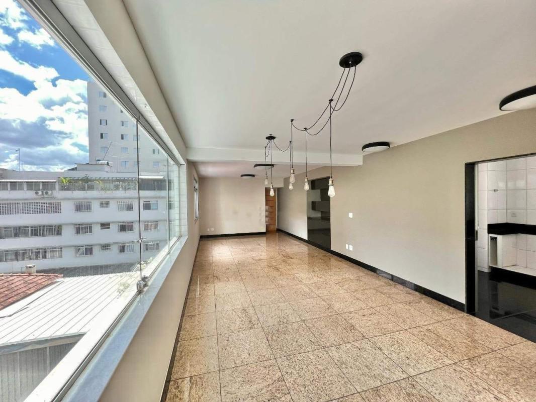 Apartamento, Funcionários, 4 Quartos, 2 Vagas, 2 Suítes