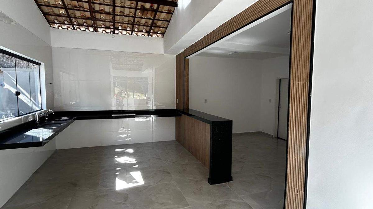 Casa, Céu Azul, 2 Quartos, 0 Vaga