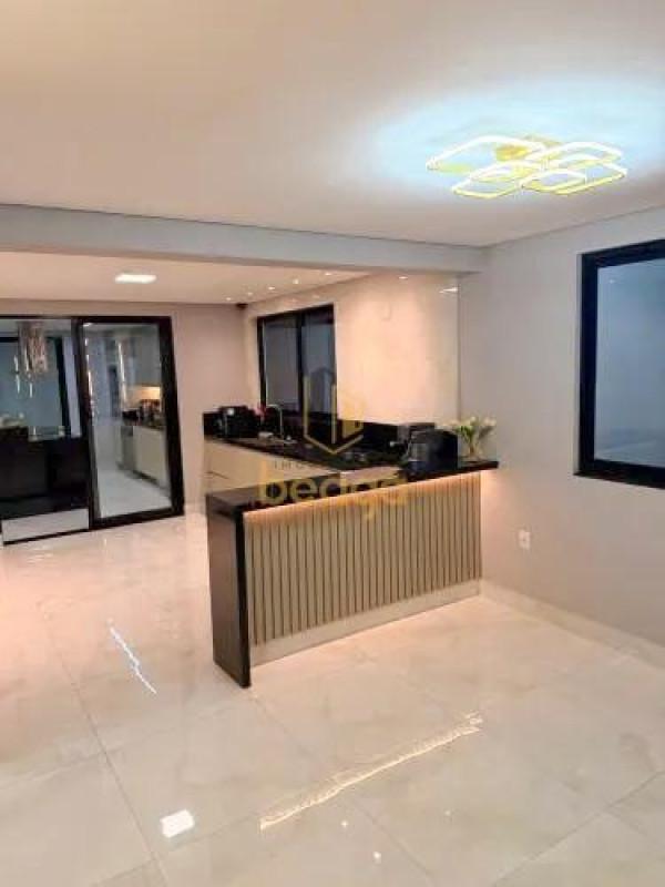 Casa, Industrial, 4 Quartos, 5 Vagas, 1 Suíte
