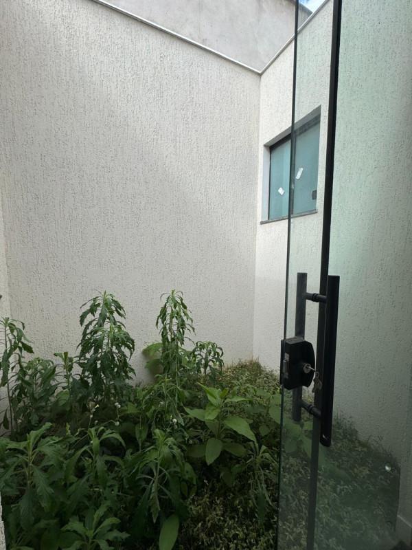 Casa, Tropical, 3 Quartos, 4 Vagas, 1 Suíte