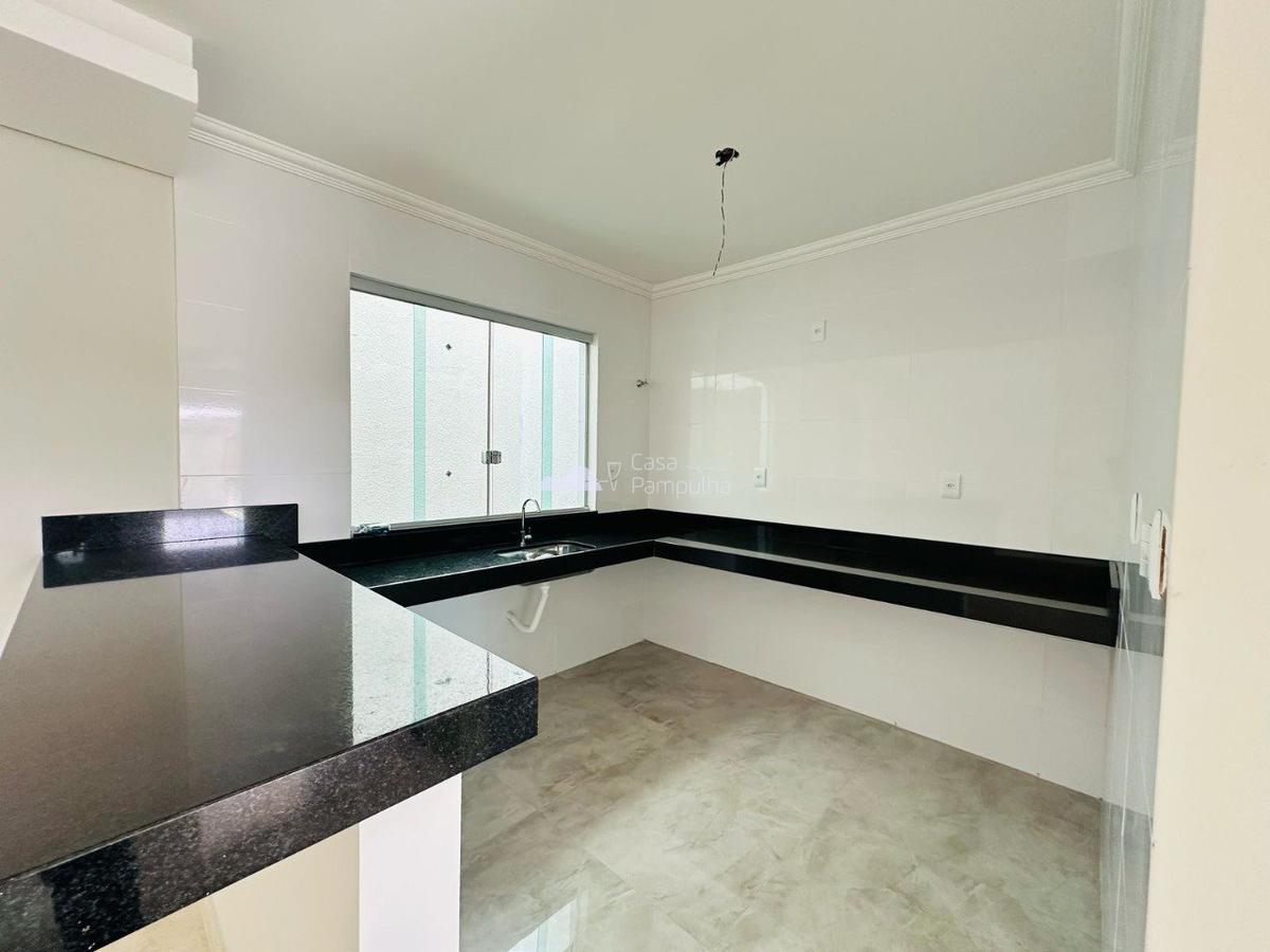 Casa, Candelária, 3 Quartos, 2 Vagas, 1 Suíte