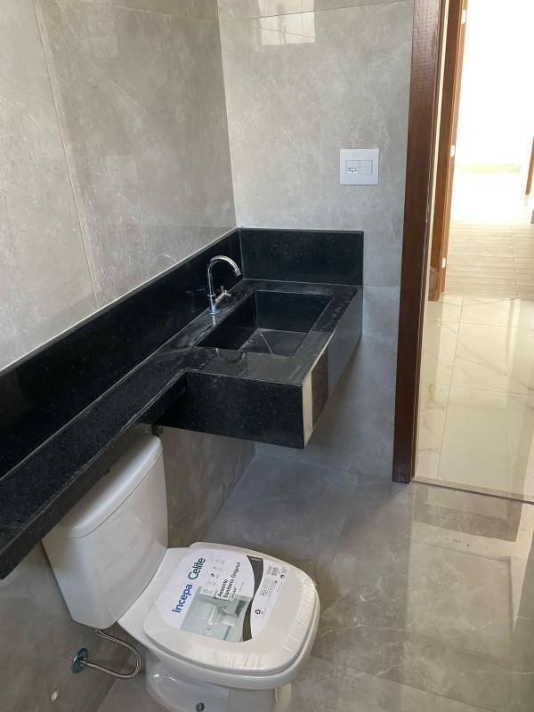 Apartamento, Barreiro, 3 Quartos, 3 Vagas, 1 Suíte