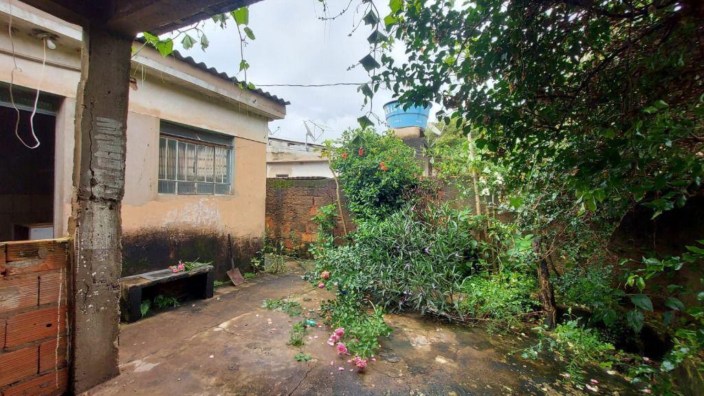 Casa, Siderúrgica, 3 Quartos, 0 Vaga