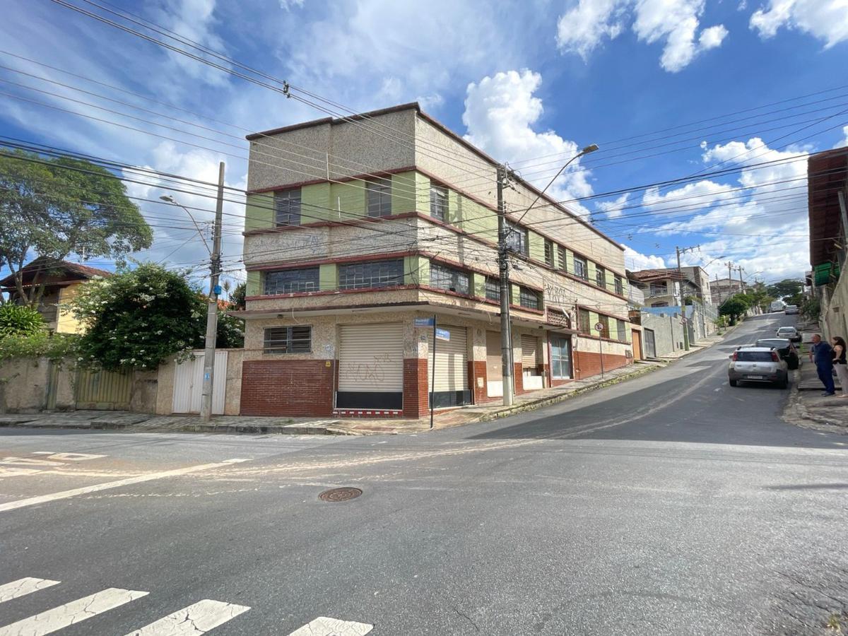 Prédio, Sagrada Família, 3 Quartos, 0 Vaga