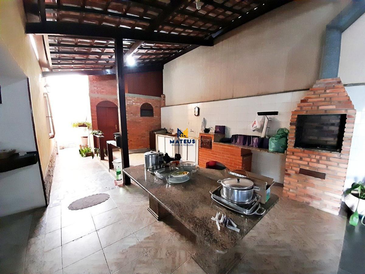 Casa, Caiçaras, 5 Quartos, 4 Vagas, 2 Suítes