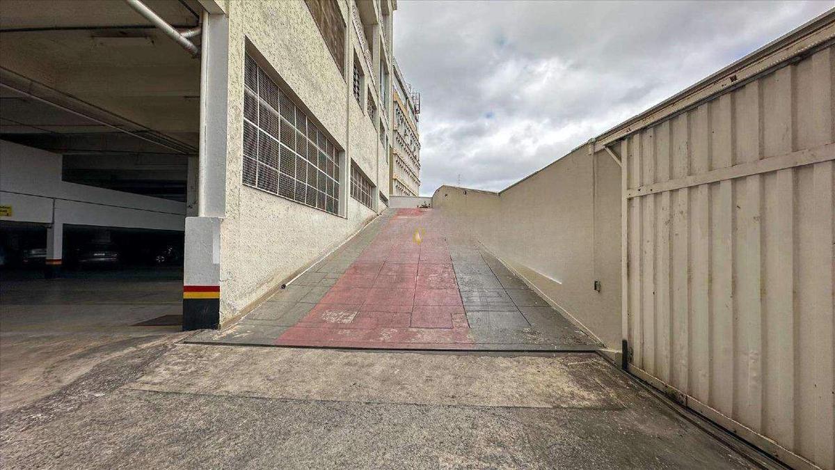 Prédio, Estoril, 0 Quarto, 32 Vagas