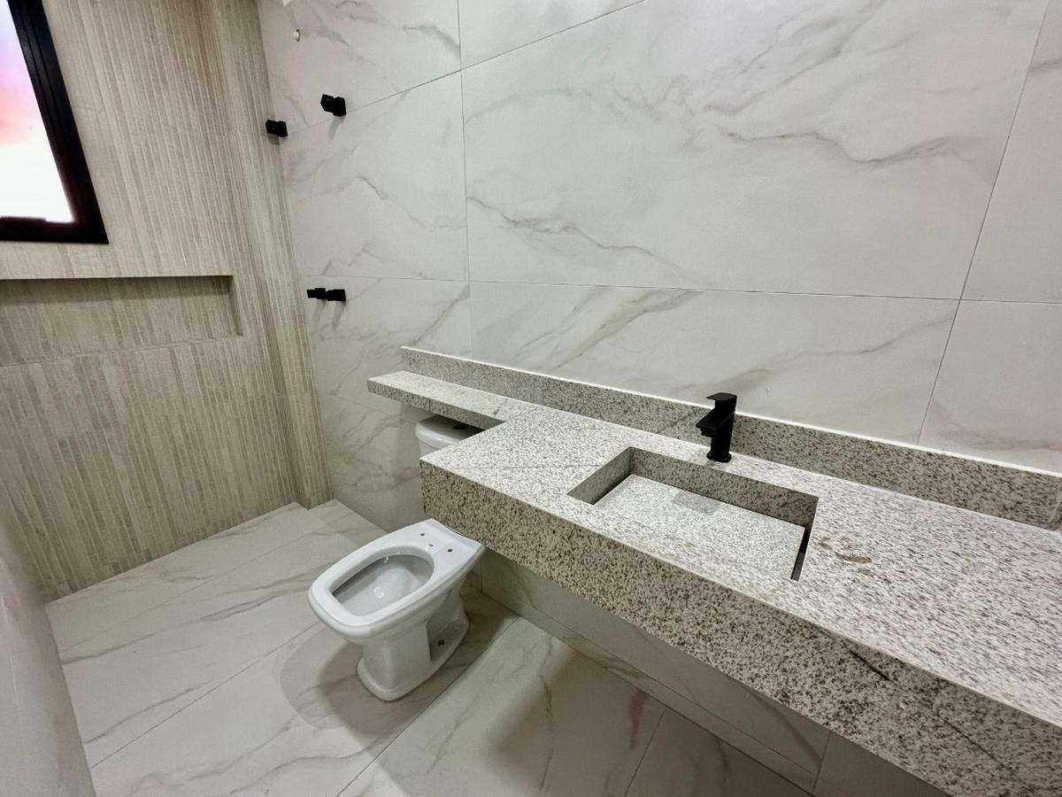 Casa, Planalto, 3 Quartos, 2 Vagas, 1 Suíte