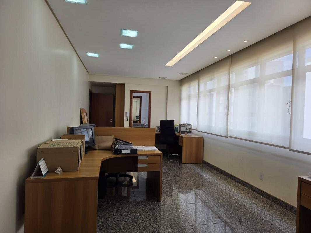 Sala, Vila da Serra, 0 Quarto, 3 Vagas