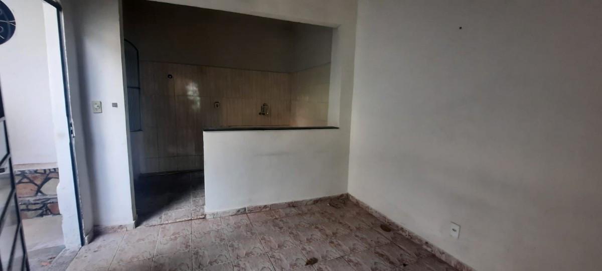 Casa, Cachoeirinha, 1 Quarto, 0 Vaga