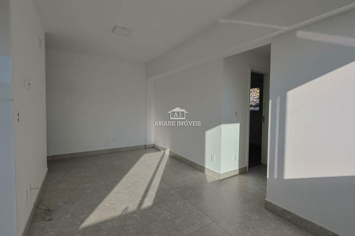 Apartamento, Vila Paris, 2 Quartos, 0 Vaga, 2 Suítes