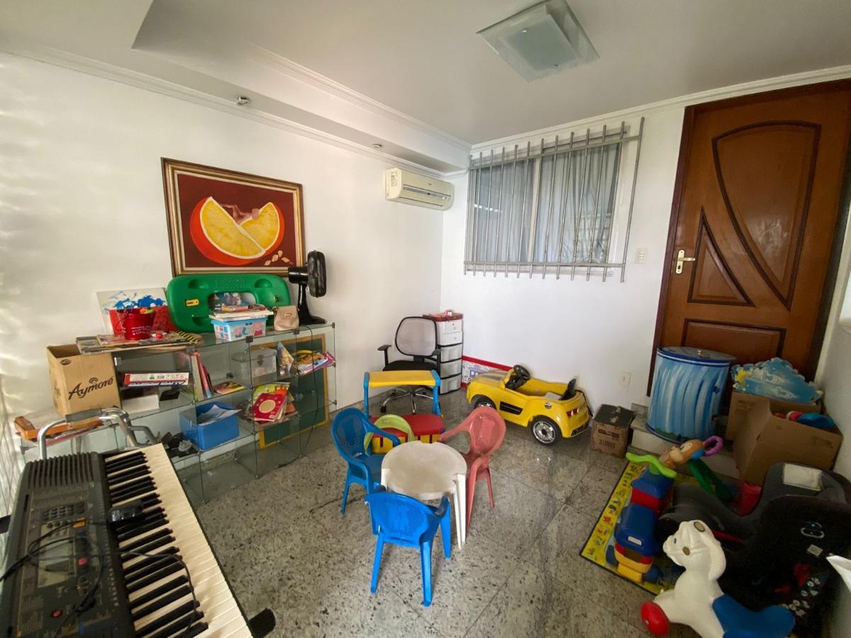 Casa, João Pinheiro, 4 Quartos, 2 Vagas, 1 Suíte