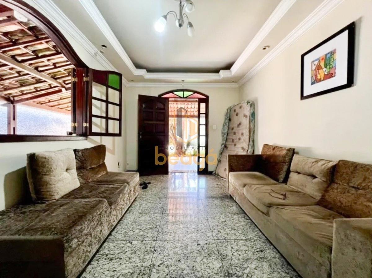 Casa, Santa Terezinha, 3 Quartos, 4 Vagas, 1 Suíte