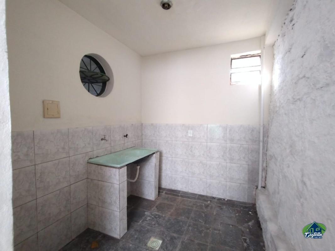 Casa, Nova Esperança, 7 Quartos, 0 Vaga