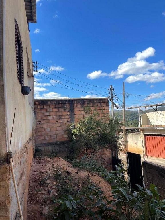 Casa, Mangabeiras, 2 Quartos, 0 Vaga