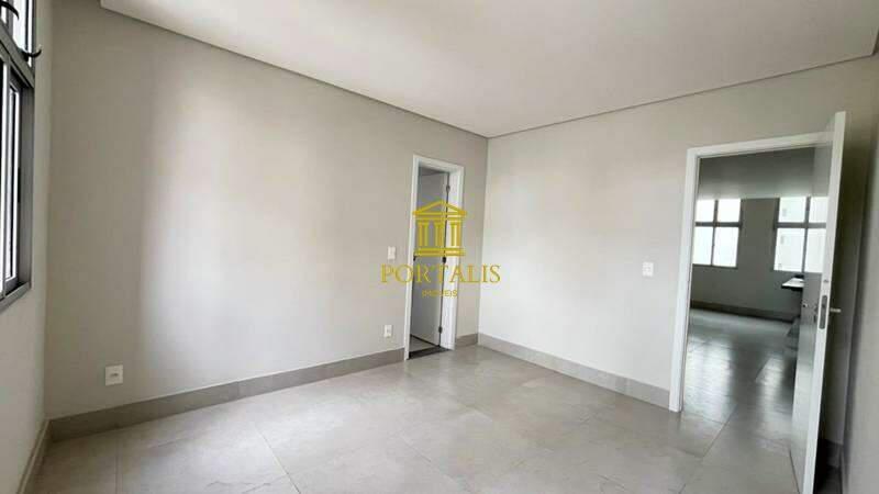 Apartamento, Centro, 2 Quartos, 0 Vaga, 1 Suíte