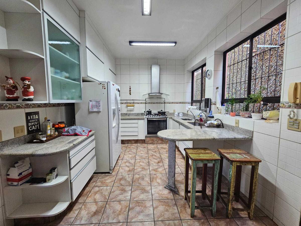 Casa, Nova Suíssa, 4 Quartos, 4 Vagas, 1 Suíte