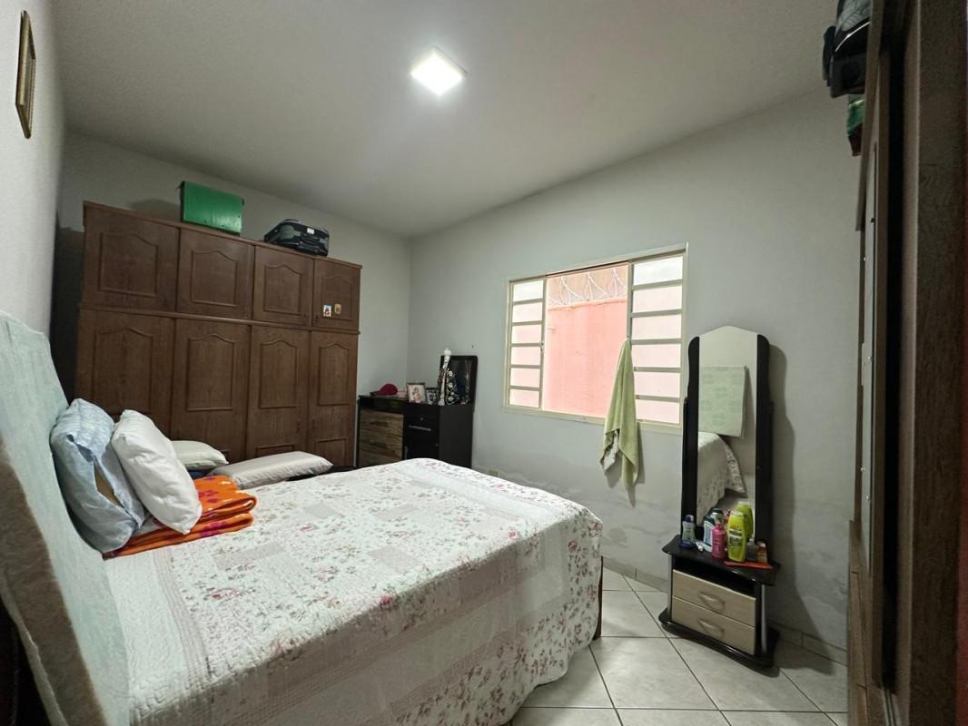 Casa, Centro, 2 Quartos, 2 Vagas